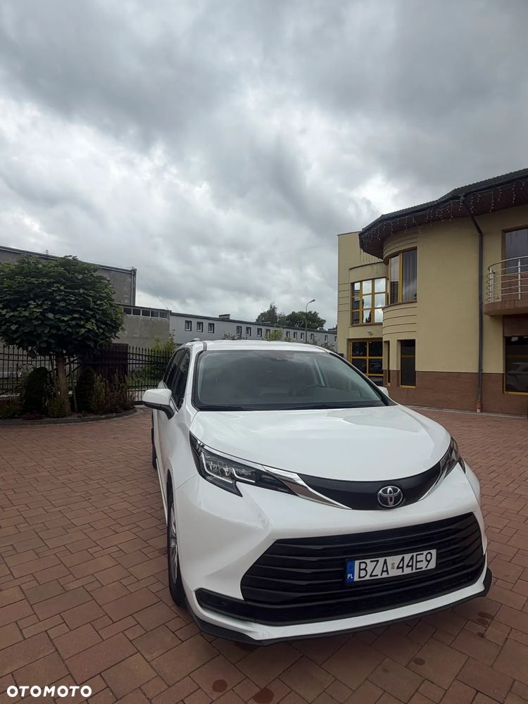 Toyota Sienna - 17