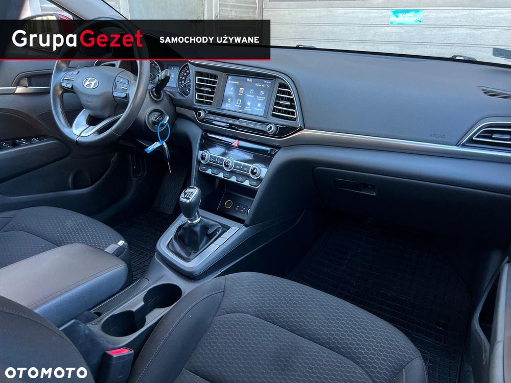 Hyundai Elantra - 10