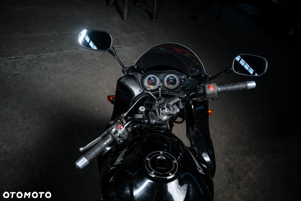 Kawasaki ZR - 14