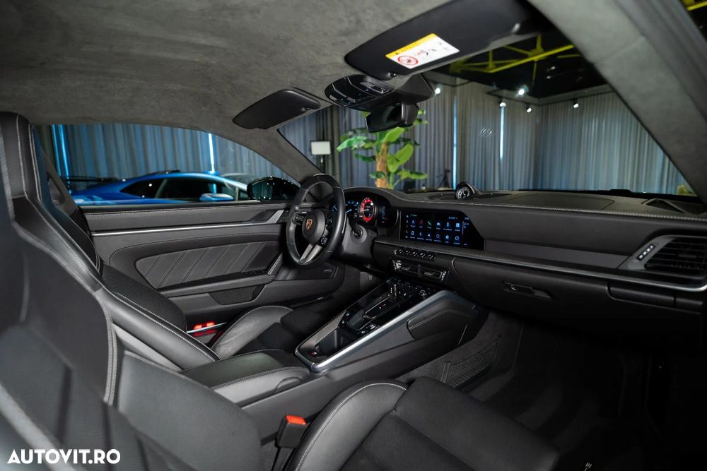 Porsche 911 Turbo PDK - 32