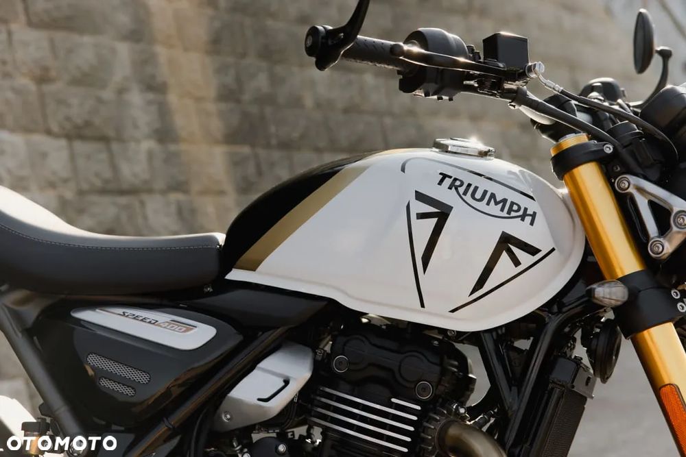 Triumph Inny - 4