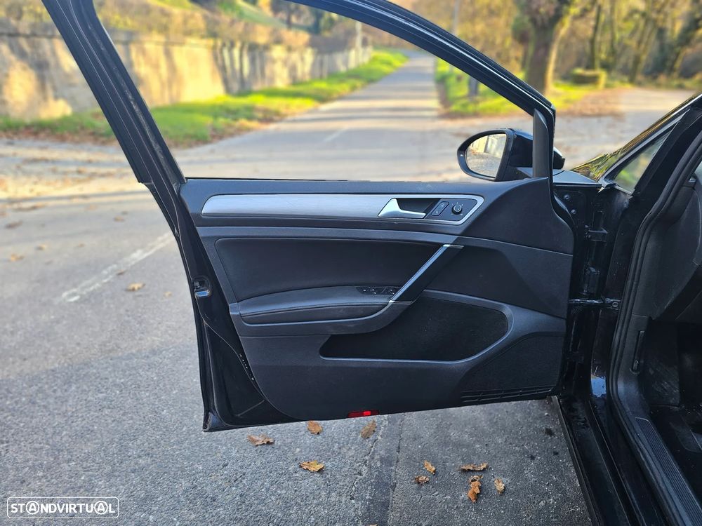 VW Golf 1.6 TDi R-Line - 25