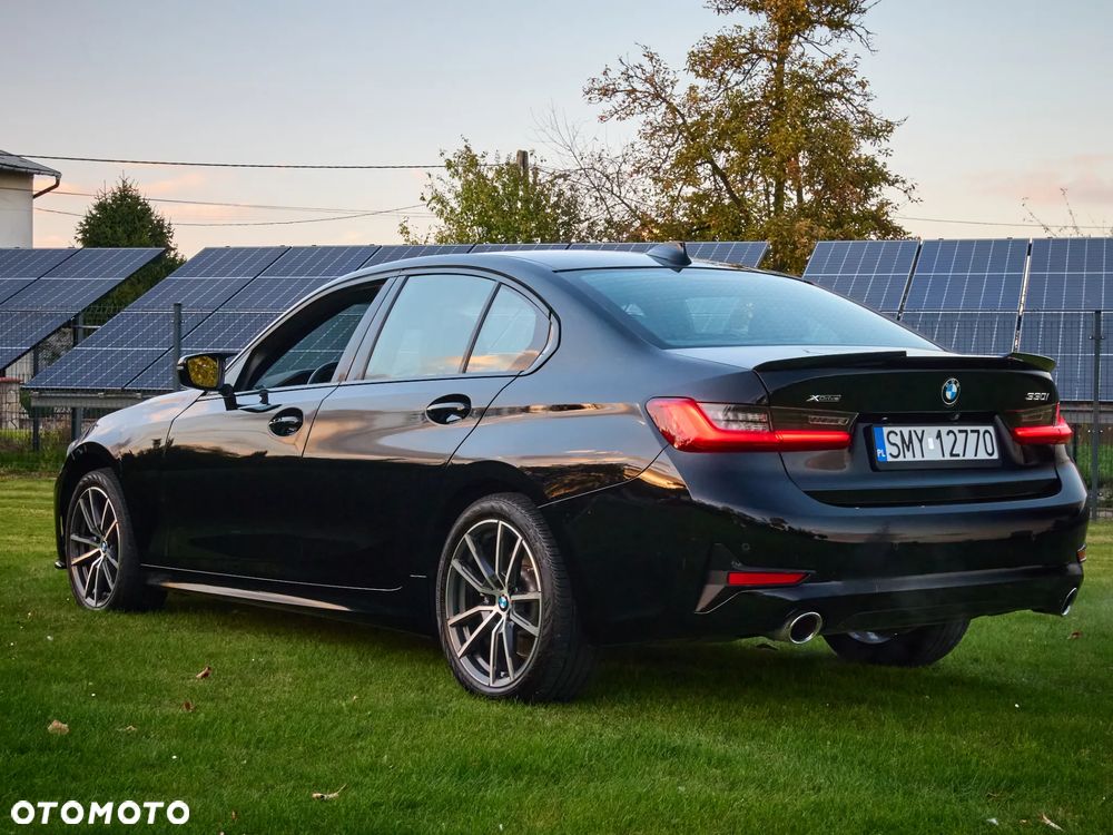 BMW Seria 3 330i xDrive Sport Line - 18