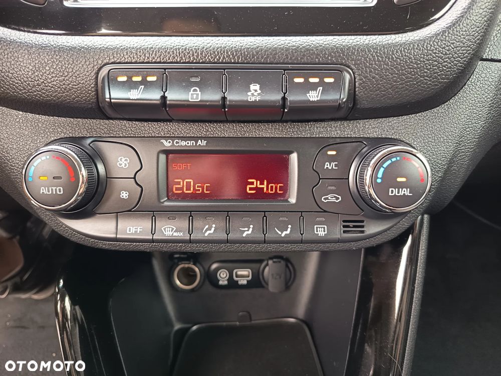 Kia Ceed 1.6 GDI Dream Team Edition - 23