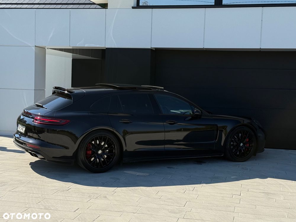 Porsche Panamera Turbo Sport Turismo - 31