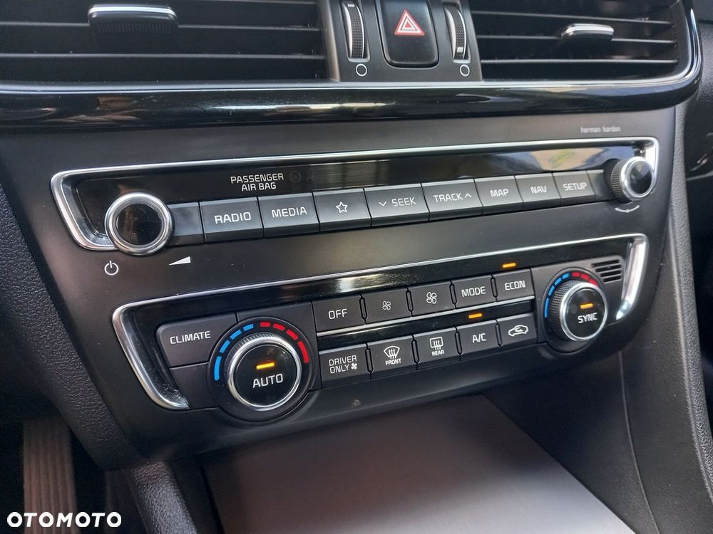 Kia Optima - 32