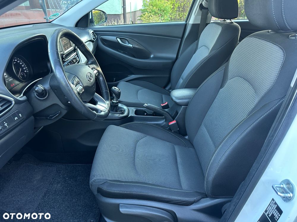 Hyundai i30 blue Kombi 1.4 Trend - 19