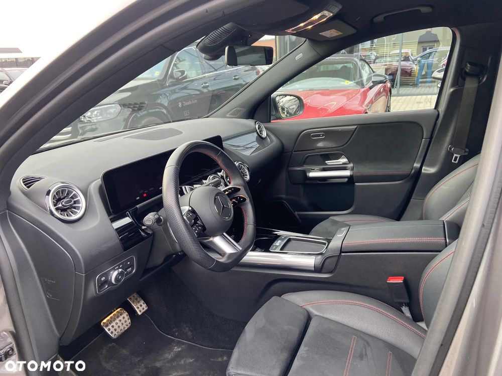 Mercedes-Benz GLA 200 AMG Line - 6