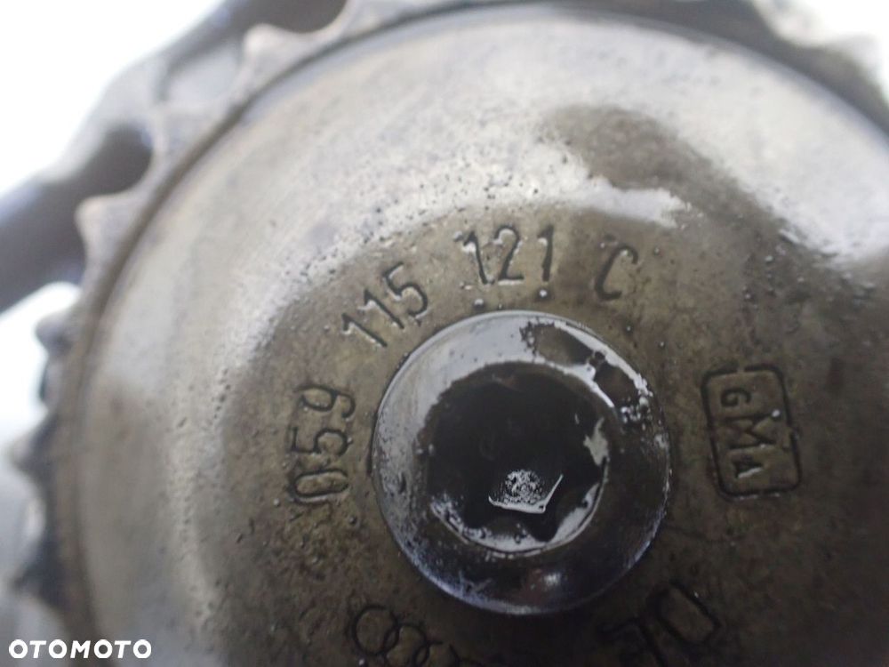 POMPA OLEJU AUDI A6 C5 2.5 059115105G - 5