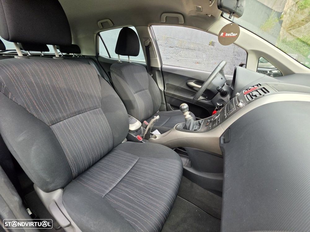 Toyota Auris 1.33 VVT-i Comfort+J16 - 4