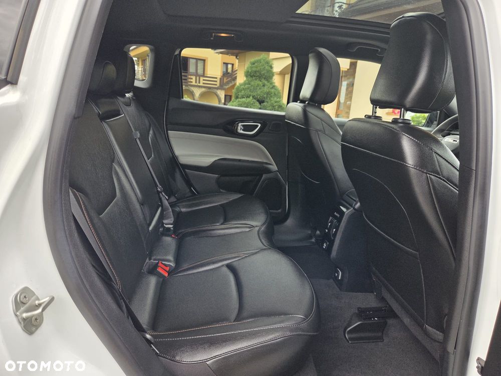 Jeep Compass - 26