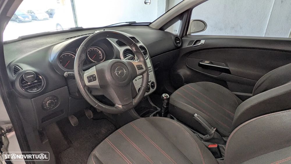 Opel Corsa 1.2 - 8