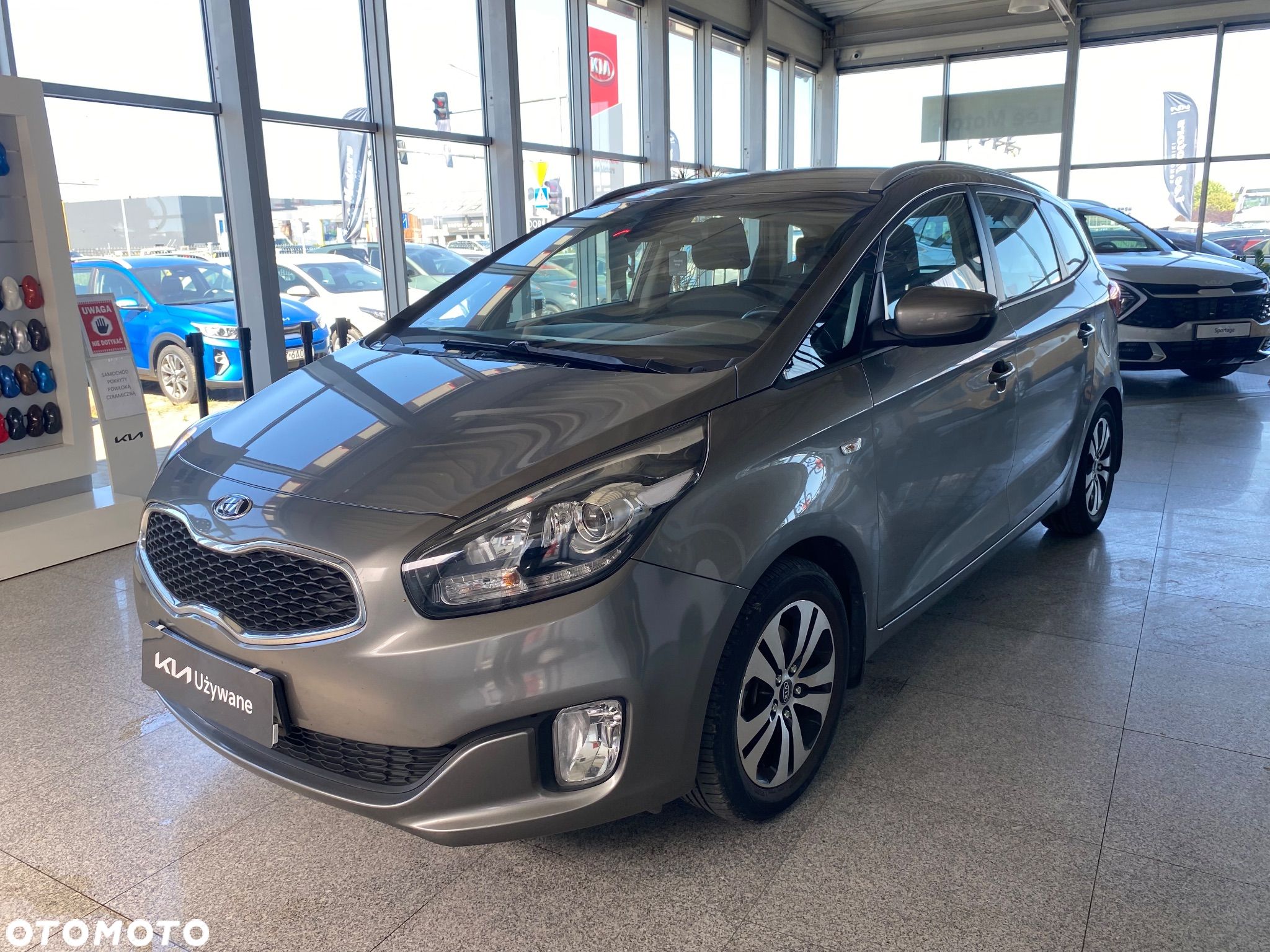 Kia Carens 1.6 GDI L - 1