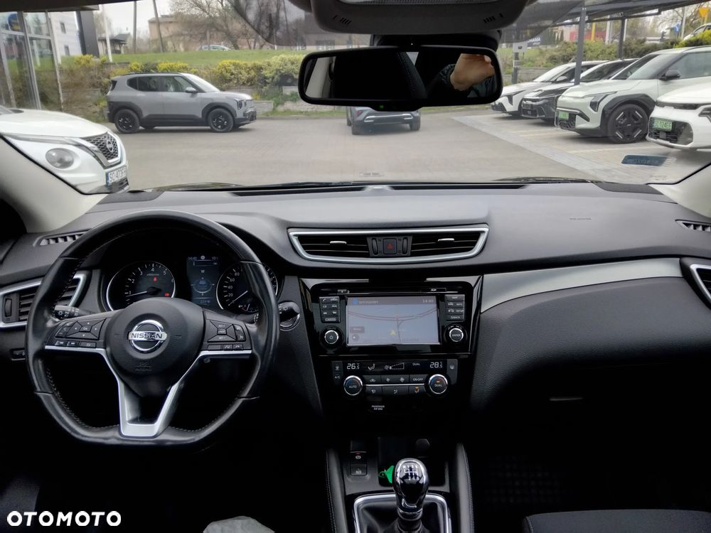 Nissan Qashqai 1.2 DIG-T N-Connecta EU6 - 17