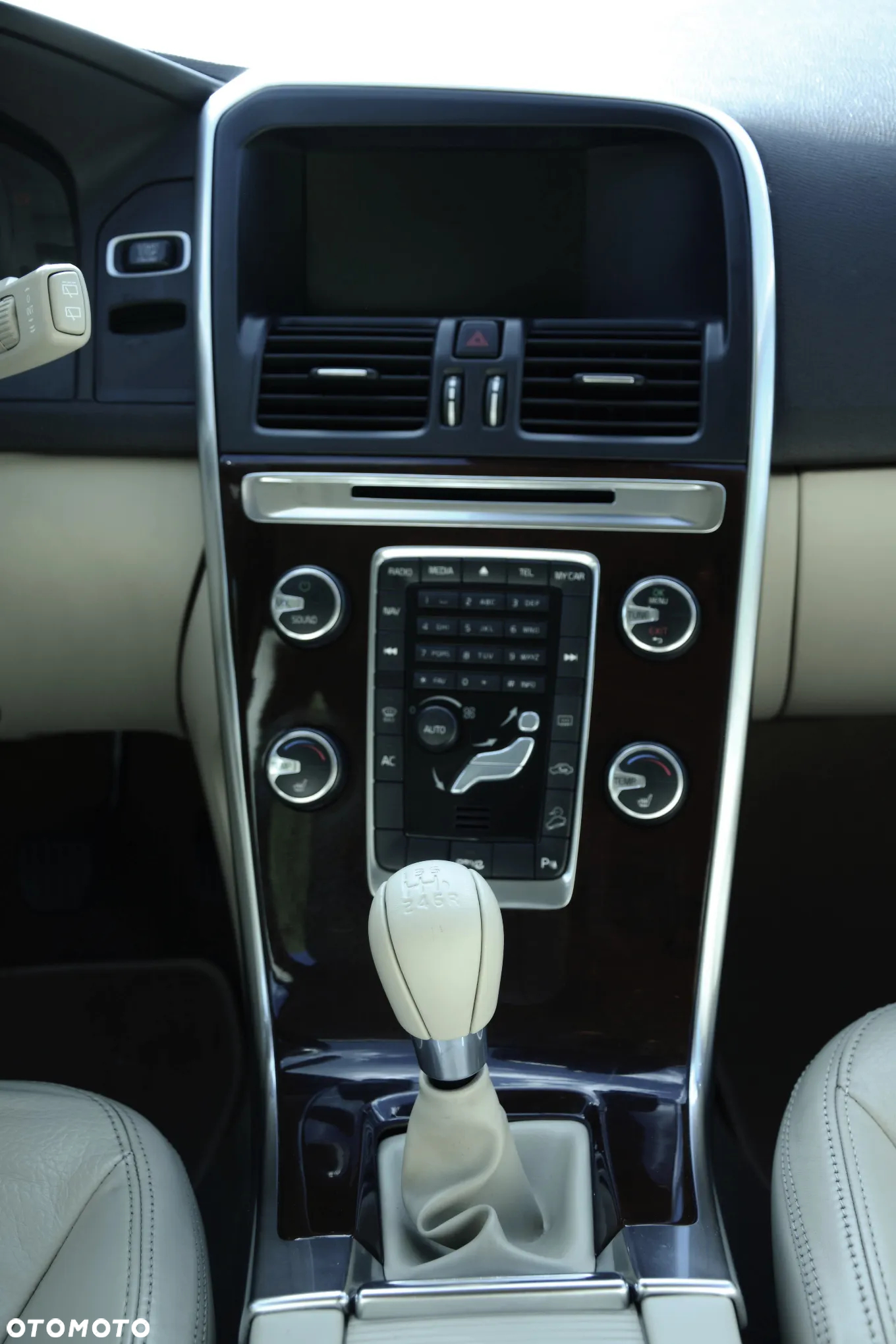 Volvo XC 60 2.4D AWD Summum - 13