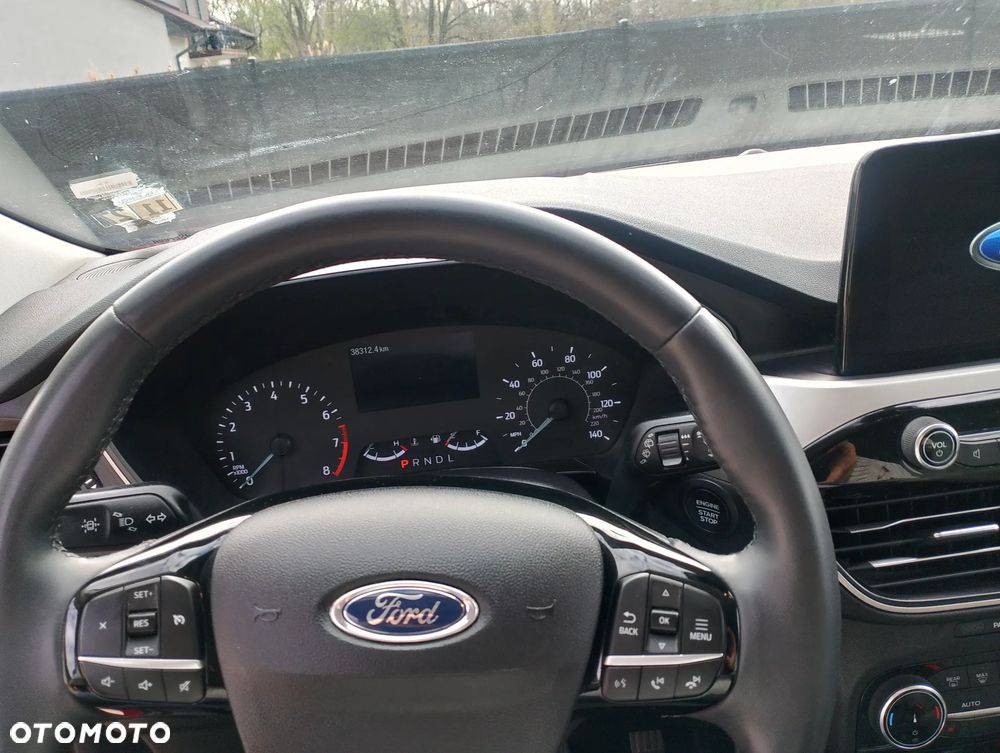 Ford Kuga - 10