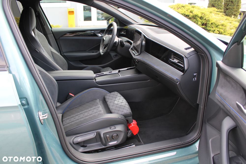 Volkswagen Passat Variant 2.0 TDI SCR 4Mot R-Line DSG - 20