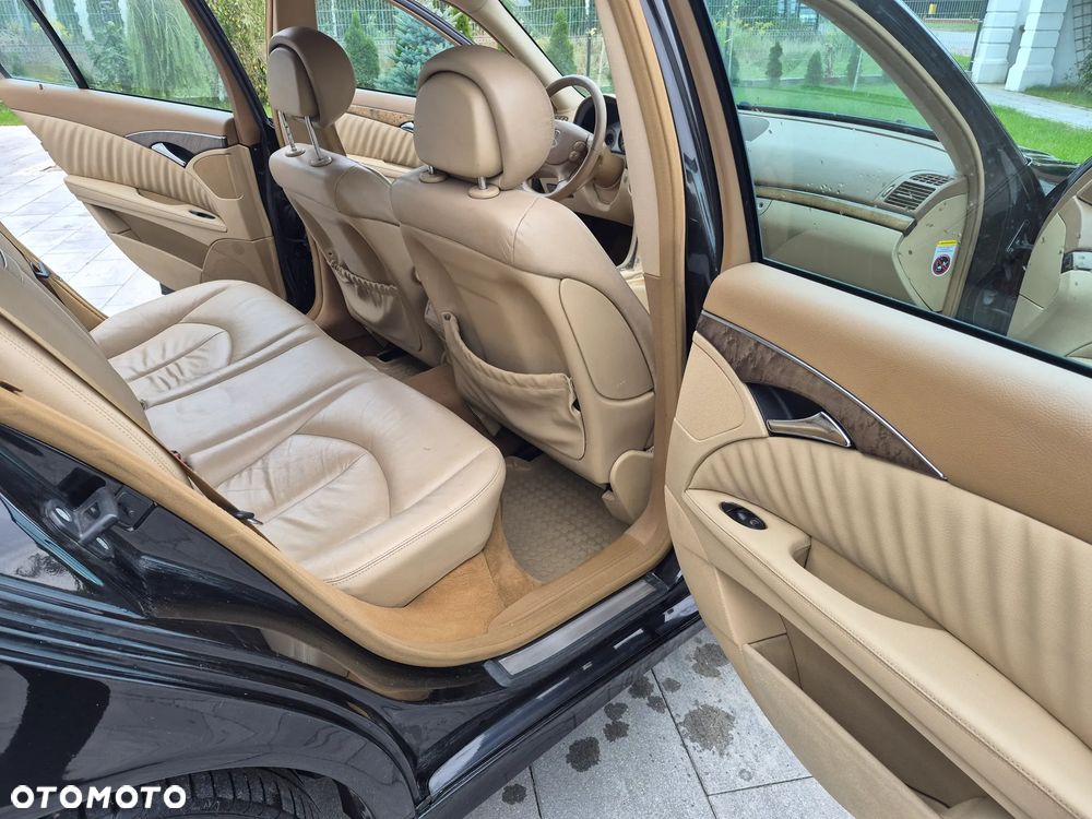 Mercedes-Benz Klasa E 280 CDI 4-Matic Avantgarde - 29