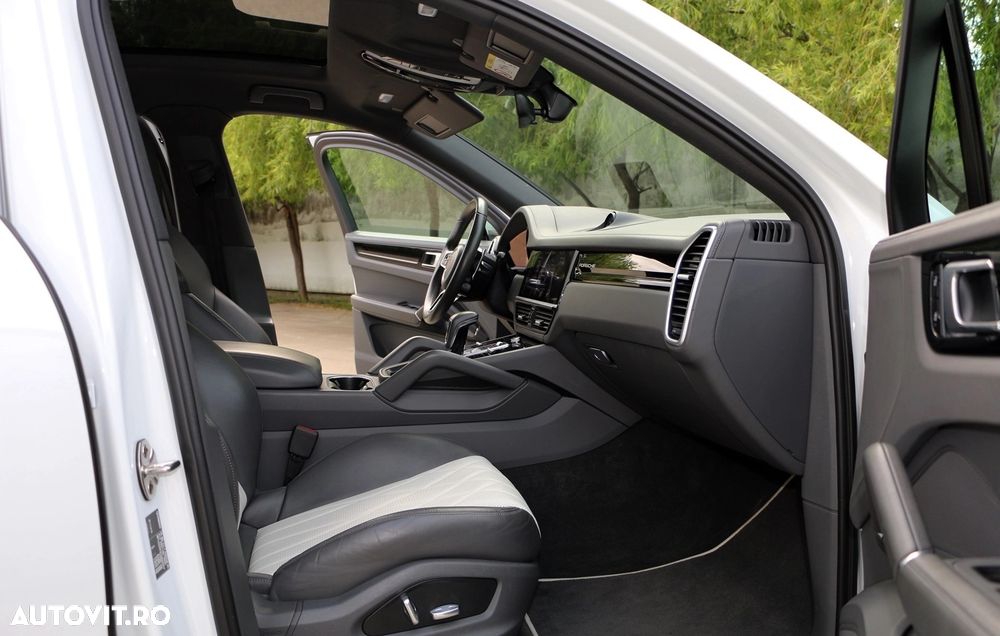 Porsche Cayenne Standard - 17