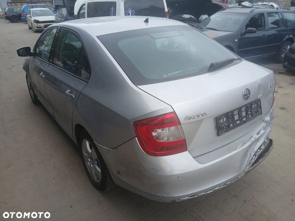 skoda rapid liftback LA7W maska zderzak lampa grill błotnik drzwi zbiornik paliwa szyba - 3