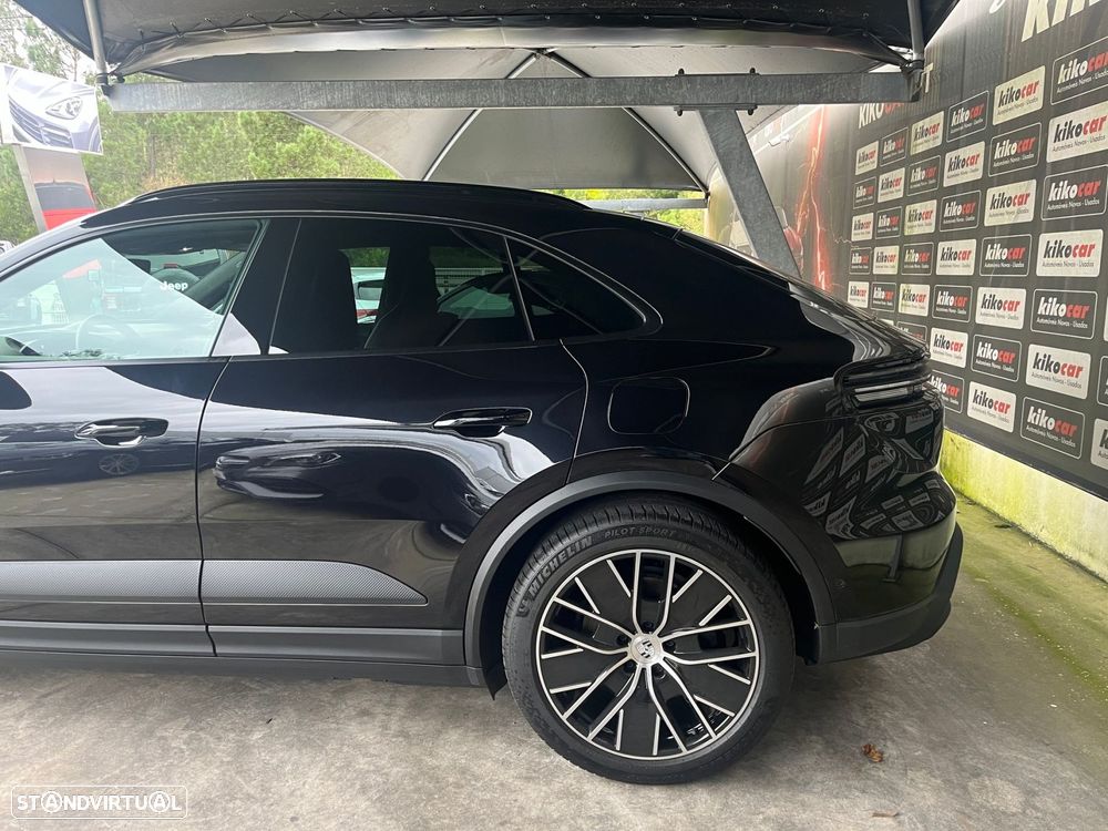 Porsche Macan Electric 4 - 13
