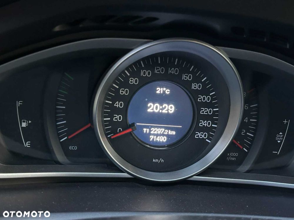 Volvo V40 - 8