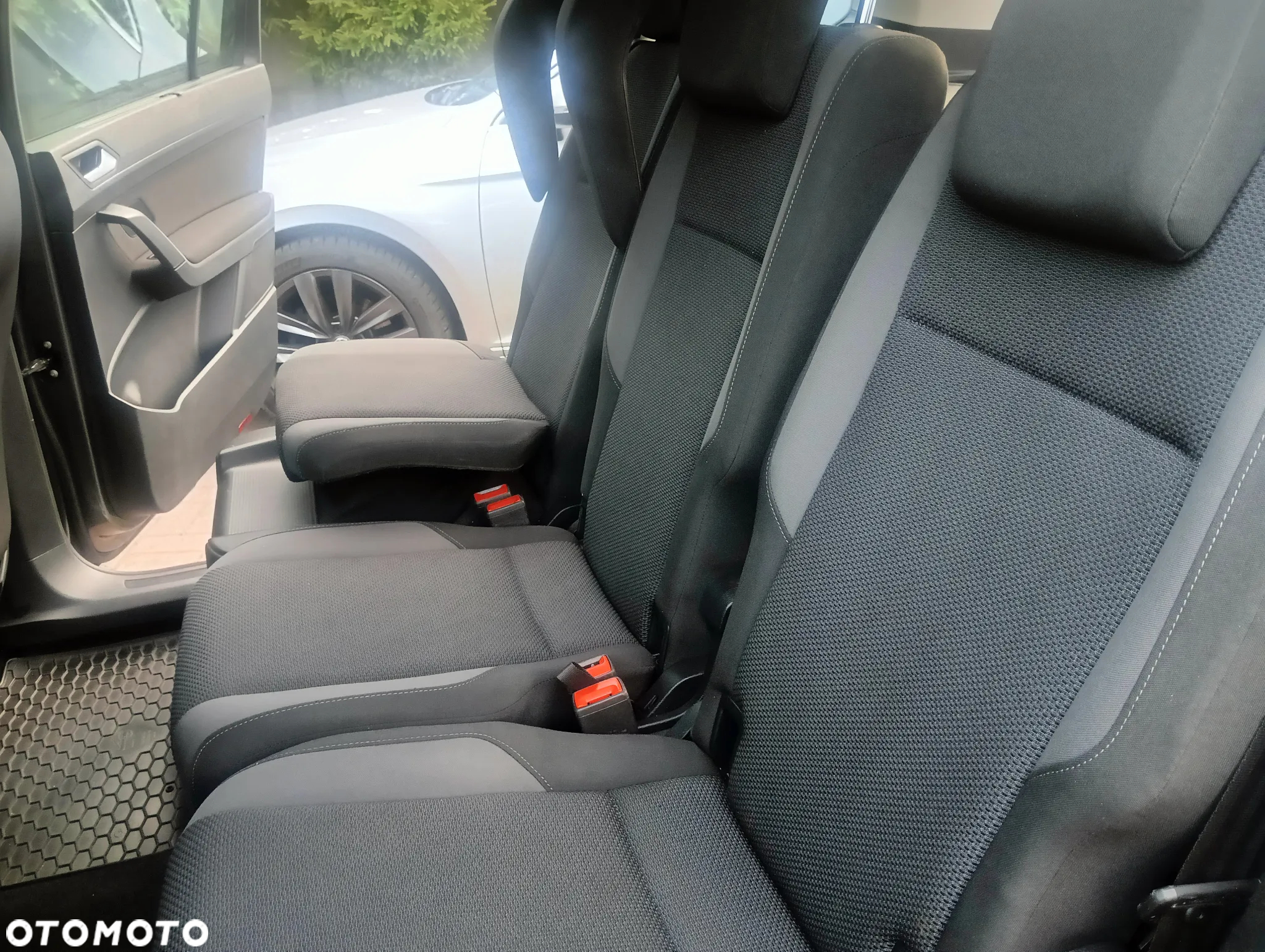 Volkswagen Touran 1.6 TDI SCR DSG Join - 6