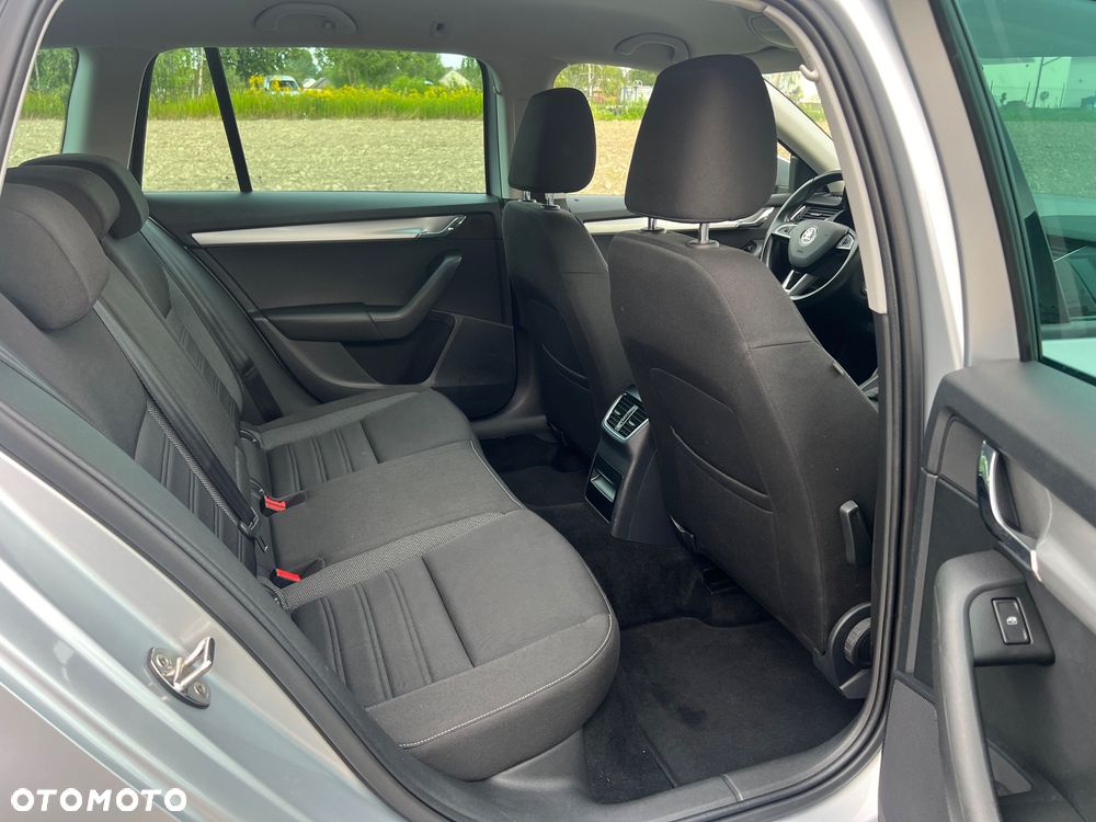 Skoda Octavia 2.0 TDI SCR 4x4 Style DSG - 12