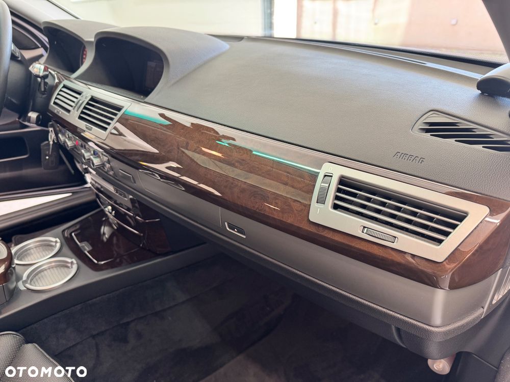 BMW Seria 7 750Li - 20