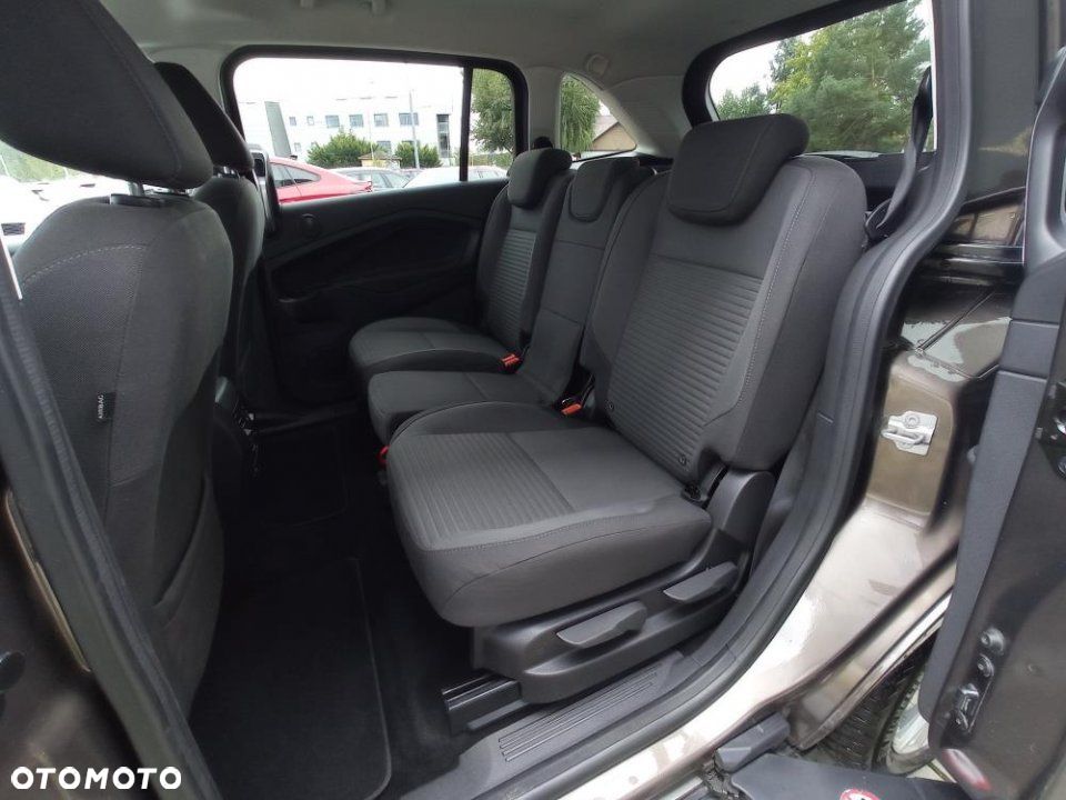 Ford Grand C-MAX - 12