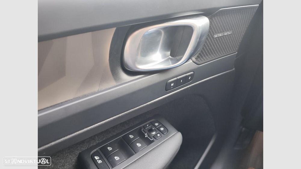 Volvo EC40 82 kWh Twin Motor Performance Black Edition - 15