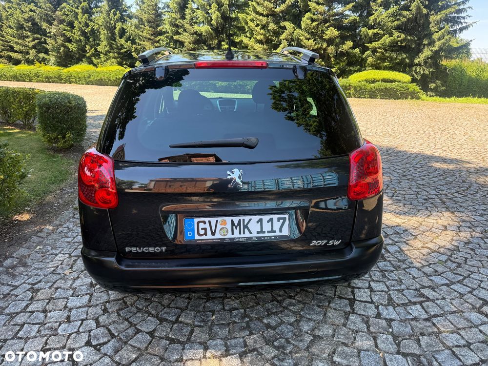 Peugeot 207 1.4 16V Trendy - 16