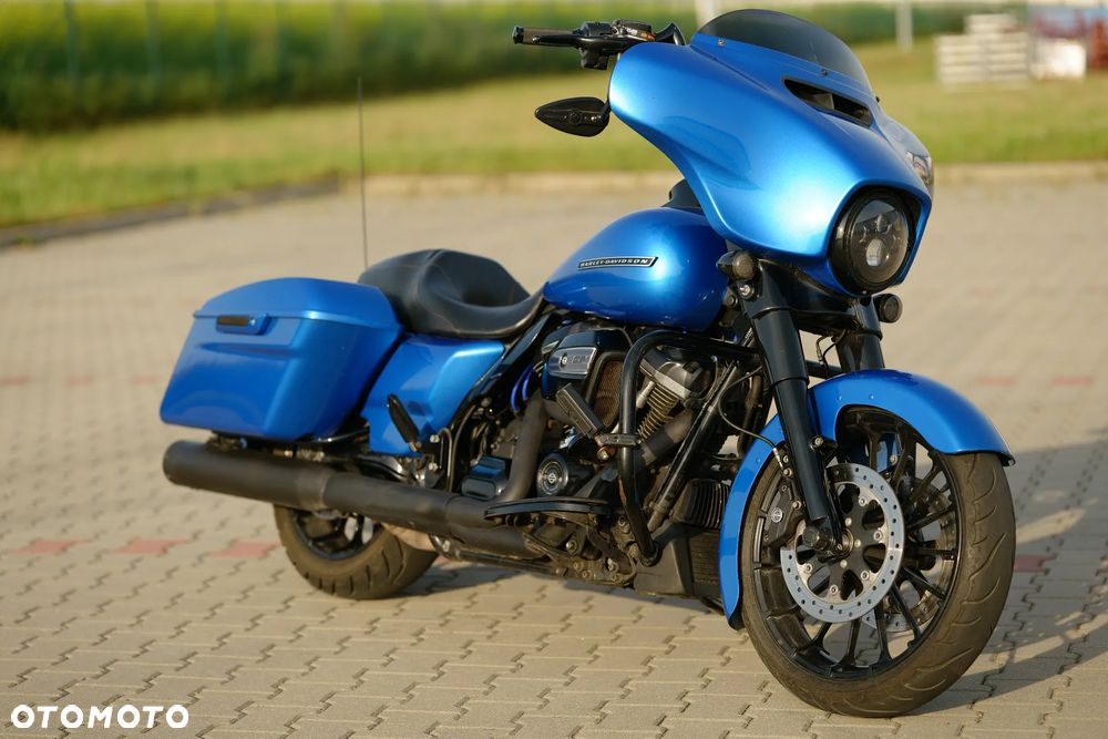 Harley-Davidson Touring Street Glide - 2