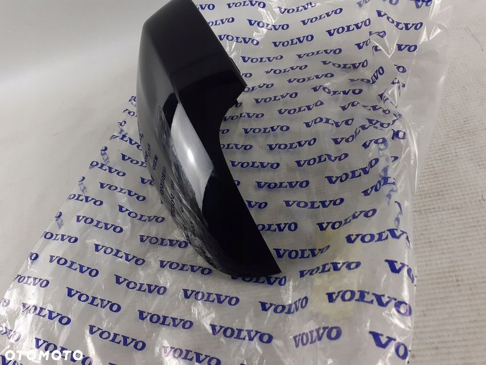 Volvo C30 S80 V40 V50 V70 obudowa lusterka prawa. - 3