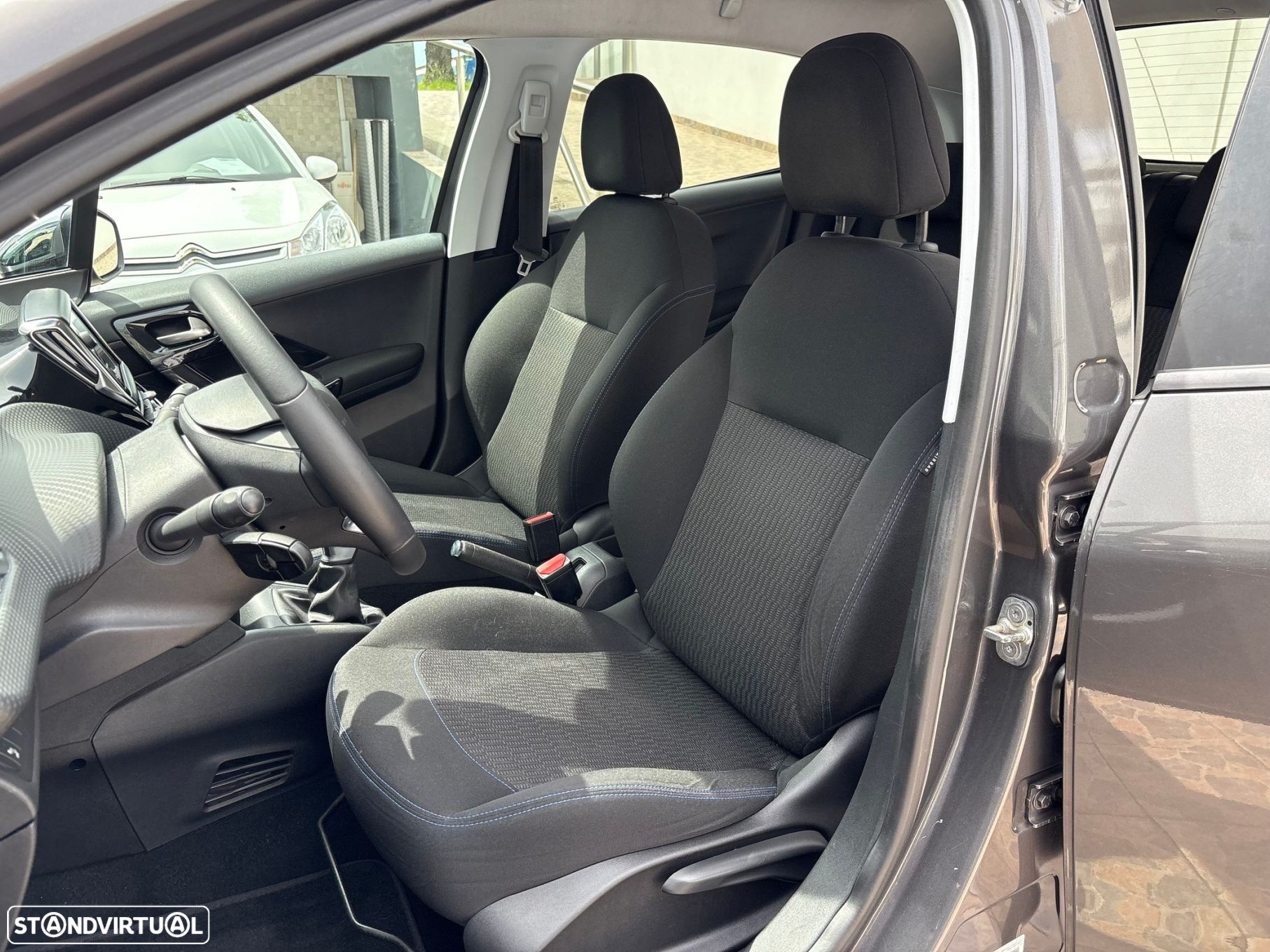 Peugeot 208 1.2 PureTech Style - 9
