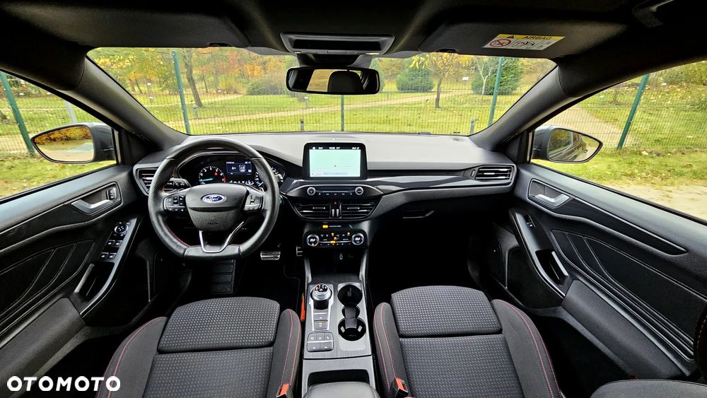 Ford Focus 1.5 EcoBoost ST-Line - 33