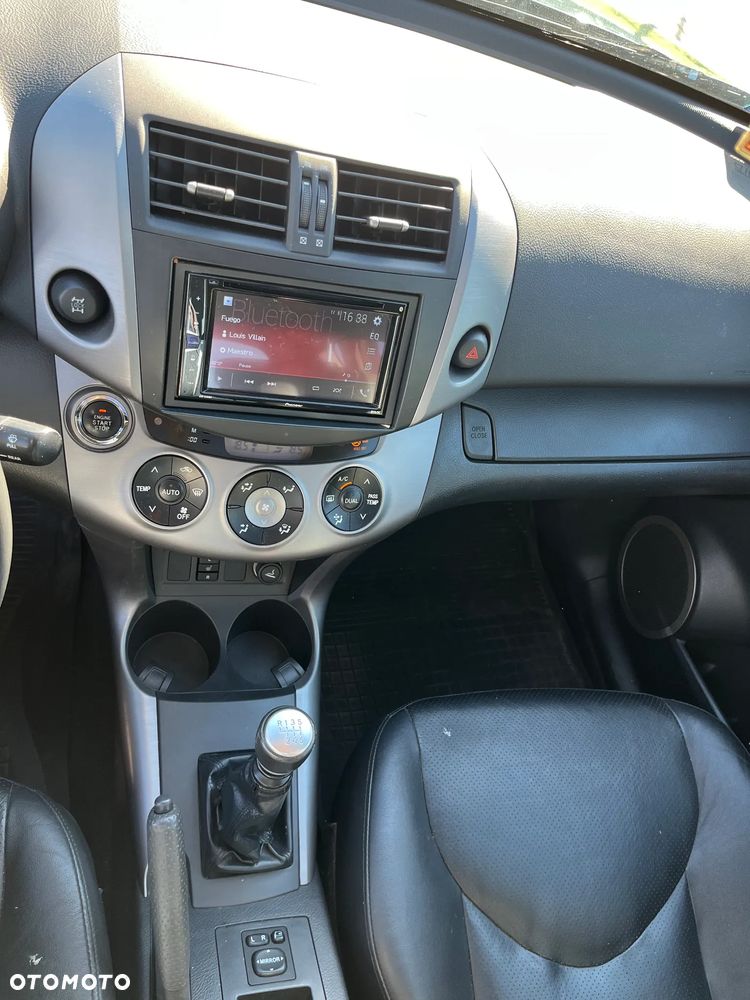 Toyota RAV4 2.2 D-CAT 4x4 Executive - 3