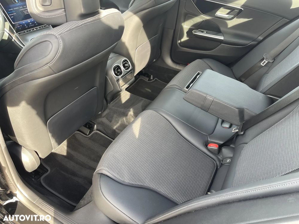 Mercedes-Benz C - 23