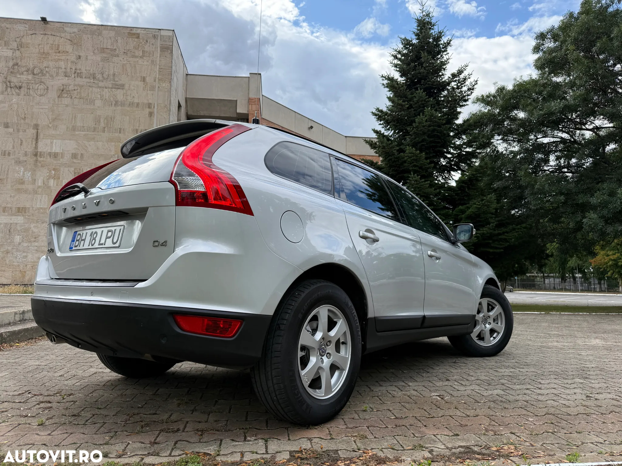 Volvo XC 60 D4 Geartronic Momentum - 9