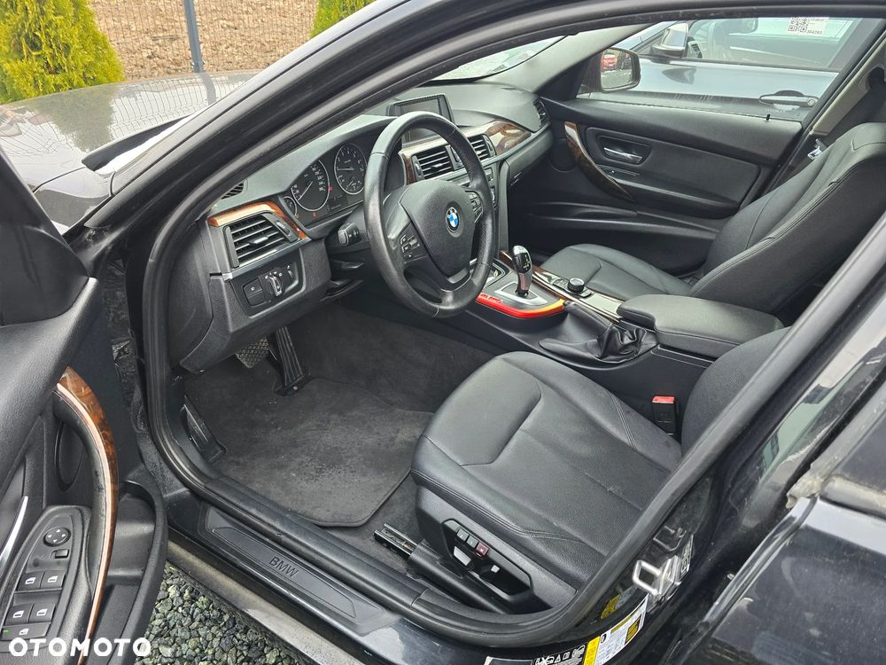 BMW Seria 3 328i xDrive Sport-Aut Modern Line - 13