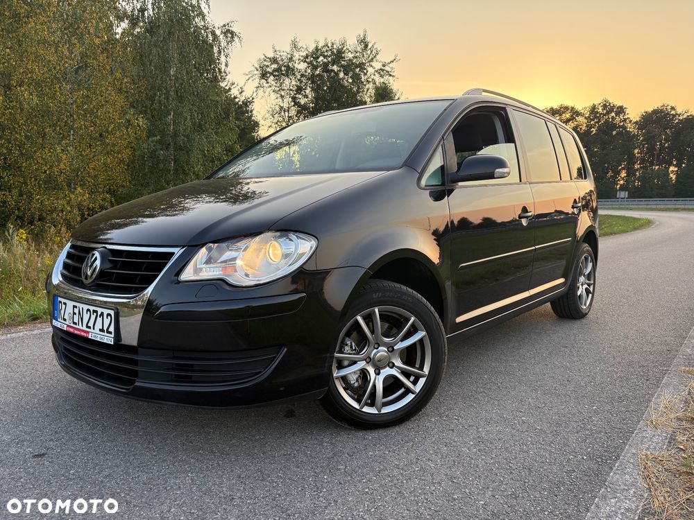 Volkswagen Touran - 4