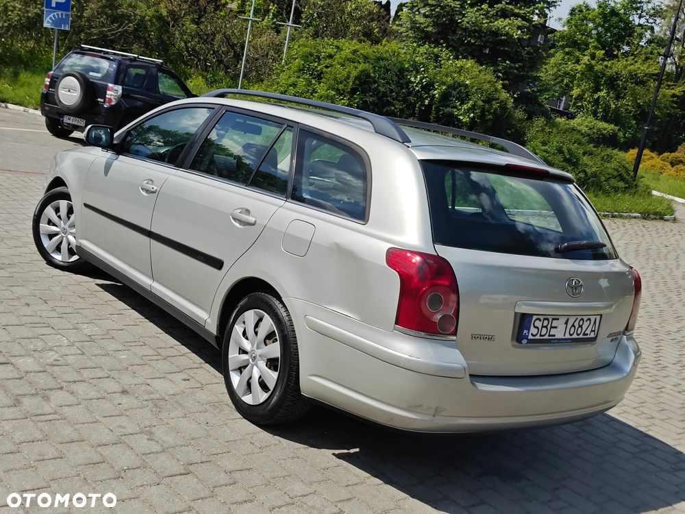Toyota Avensis 2.0 D-4D Sol Premium - 3