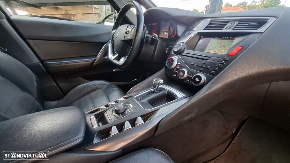 Citroën DS5 e-HDi 110 EGS6 SoChic - 30