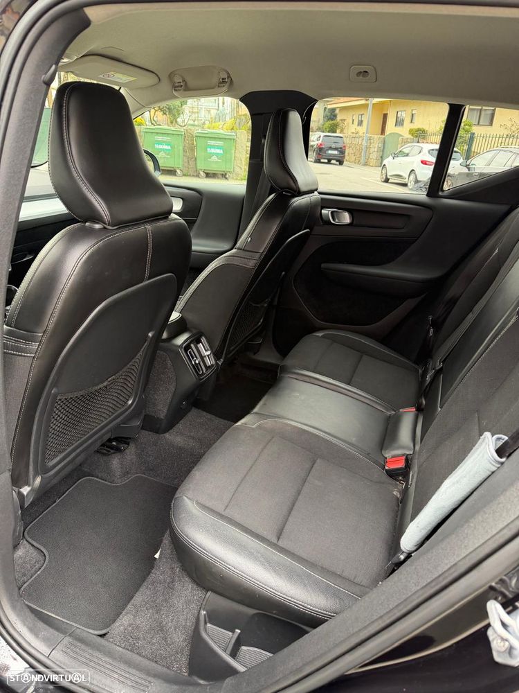 Volvo XC 40 2.0 D3 Momentum Geartronic - 9