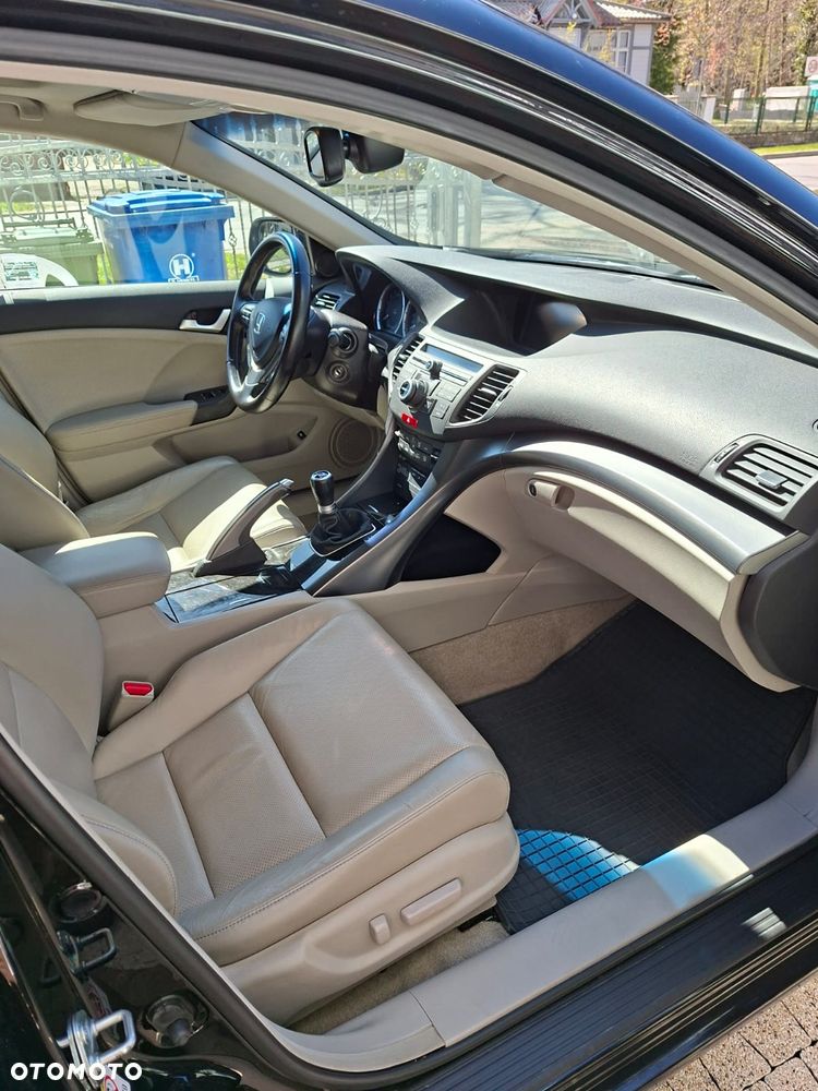 Honda Accord 2.0 Executive - 23
