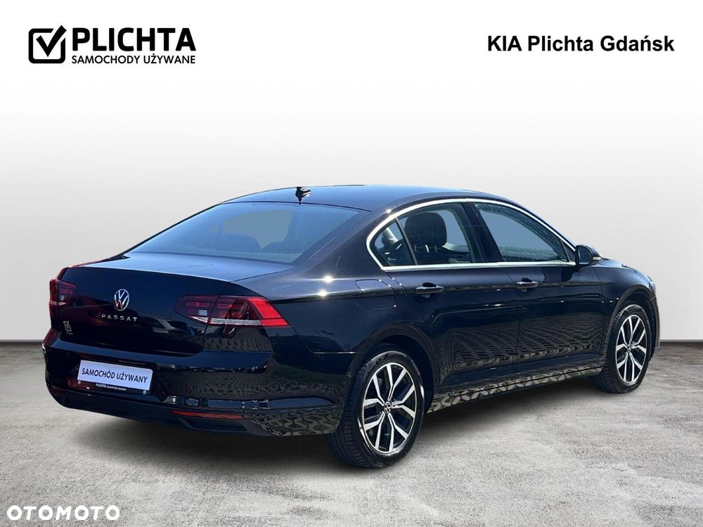 Volkswagen Passat - 4