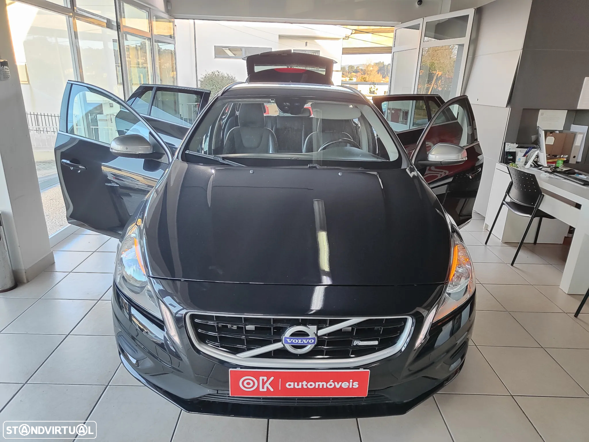 Volvo V60 2.0 D3 R-Design Start/Stop - 19