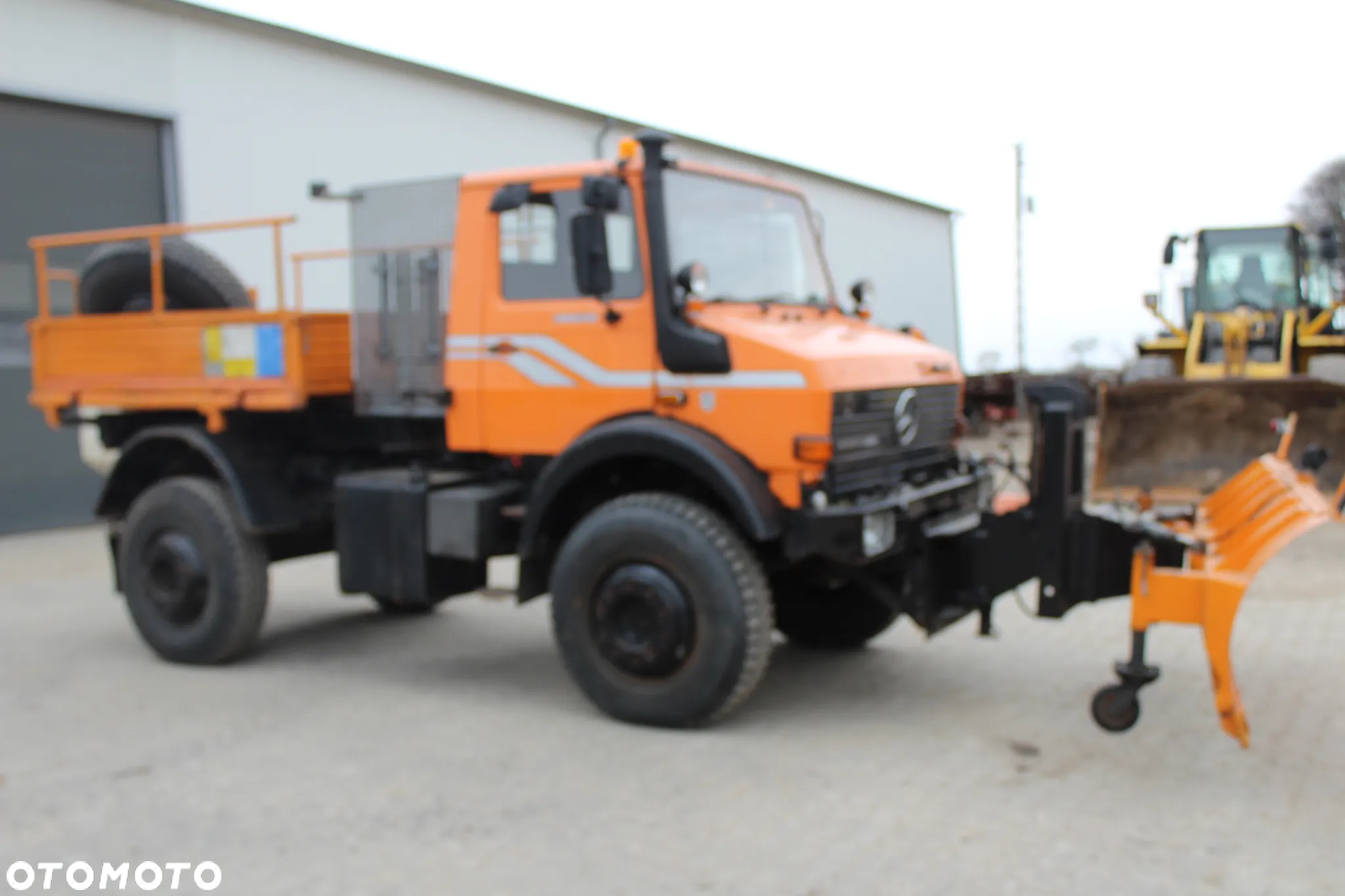 Mercedes-Benz UNIMOG U 2450 z Niemiec - 11