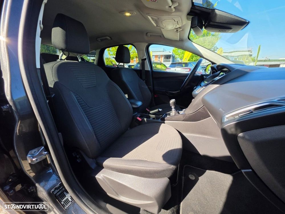 Ford Focus 1.5 TDCi ECOBlue Active - 14