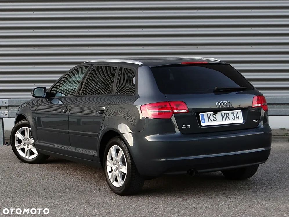 Audi A3 Sportback 1.6 TDI Attraction - 4
